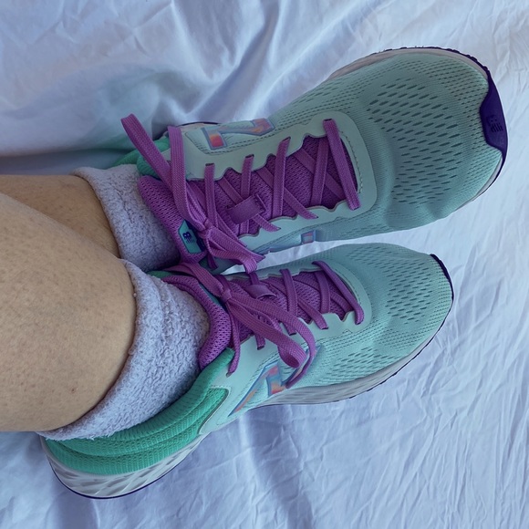 GUC Cute NewBalance Sz-7Y=Women-8.5 Tried On, Washed But Didn’t Wear, 8/10rated - Picture 15 of 16